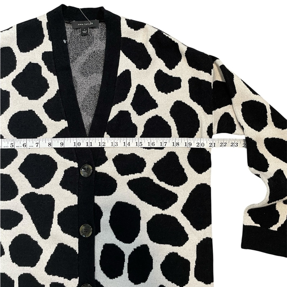 Ann Taylor Boyfriend Black/Light Tan Giraffe Print Knit Long Cardigan S NWOT - Picture 11 of 13